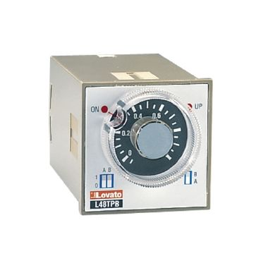 Lovato 31L48TPBM240 - Temporizzatore ritardato alleccitazione. Multiscala e monotensione‚ esecuzione estraibile e da incasso 48x48mm‚ 220...240vac