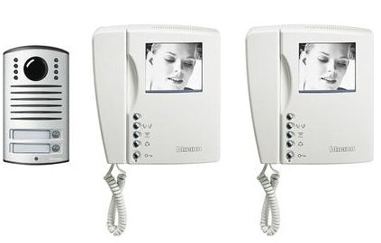 BTicino 365421 - Kit video 2 FILI B/N bifamiliare con pulsantiera LINEA 2000 e videocitofoni SWING Base