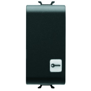Gewiss GW12152 - PULSANTE UNIPOLARE 250V ac - NA 16A ILLUMINABILE - CON LENTE NEUTRA SOSTITUIBILE - SIMBOLO CHIAVE - 1 MODULO - NERO - CHORUS