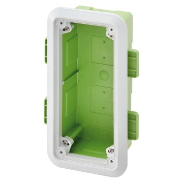 Gewiss GW66683PM - CASSETTA CON CORNICE PER INCASSO DI PRESE FISSE VERTICALI - PER PARETI MOBILI E CARTONGESSO - 16/32A - IP55