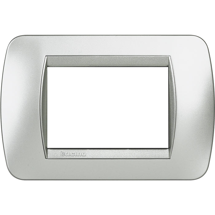 BTicino L4803TE - living int - placca 3P tech