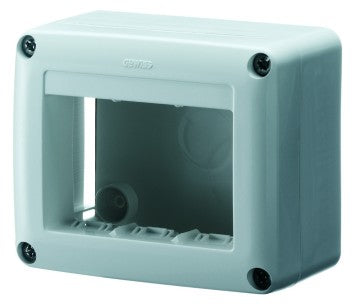 Gewiss GW27615 - SCATOLA PORTAPPARECCHI SYSTEM - 3 POSTI - BIANCO RAL 9010 - USO BATTISCOPA E CORNICE
